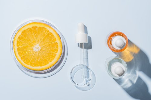 Vitamin C & Hyaluronik Asit ile Parlak ve Canlı Bir Cilt